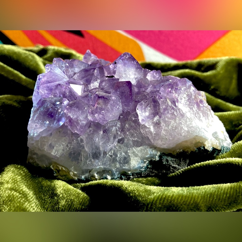 303g Natural Mineral Specimen Amethyst Quartz Crystal Beautiful Stone Rock